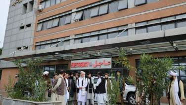 معاون اداری گروه طالبان از شفاخانه‌ی جمهوریت بازدید کرد