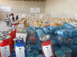 برای ۲۷۰۰ خانواده بیجا شده در بلخ، موادغذایی توزیع گردید