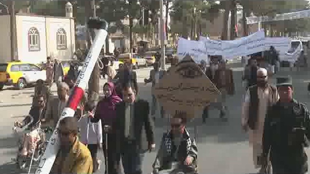 نابینایان هرات در روز جهانی عصای سفید راهپیمایی کردند