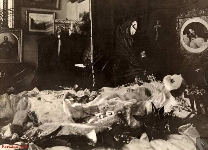 جسد ملکه ویکتوریا در لباس عروس