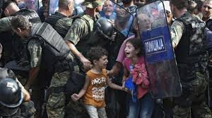 هزاران پناهجو به رغم ممانعت های پولیس، وارد مقدونیه شدند