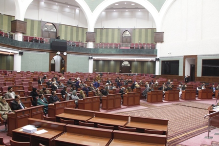غیبت نمایندگان، مجلس را در تصویب قوانین زمینگیر کرده است