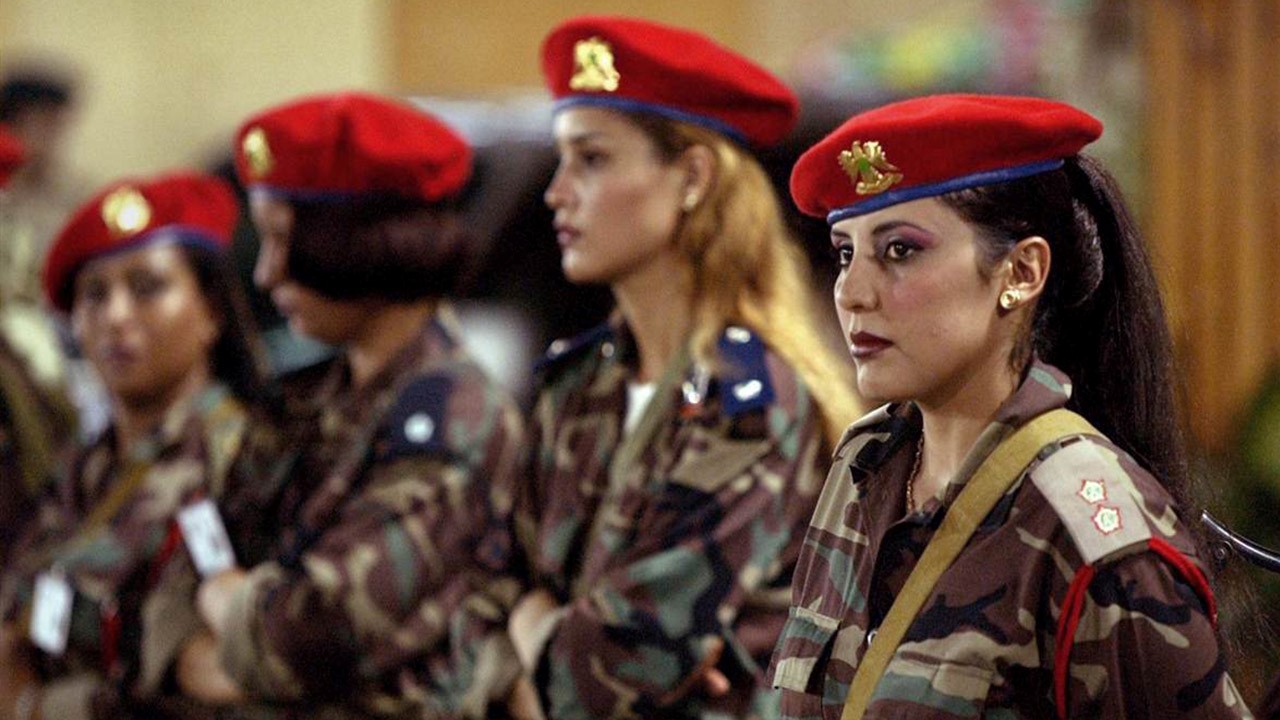 چرا قذافی محافظانش را از زنان مجرد انتخاب می‌کرد؟