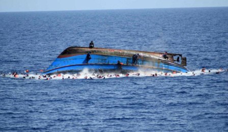 واژگون شدن قایقی در آب‌های مصر جان ده‌ها پناهجو را گرفت
