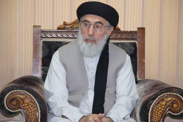 مجلس سنا از حکمتیار خواست که میان دولت و طالبان میانجیگری کند