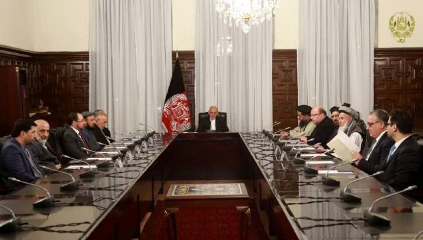 نشست رهبران حکومت با بزرگان سیاسی؛ افغانستان مذاکرات دولت با دولت را با پاکستان آغاز کرده است