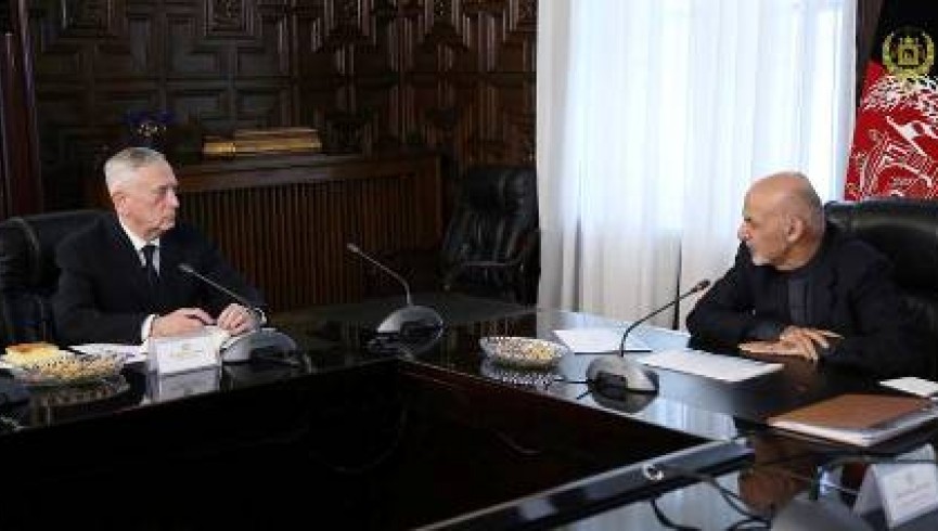 غنی و متیس پیرامون پروسه صلح افغانستان گفتگو کردند
