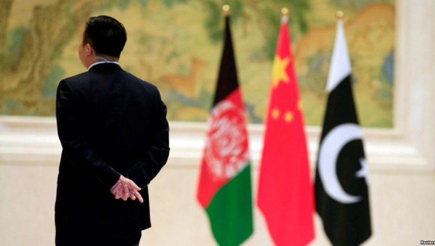 چین د افغانستان او پاکستان د اړیکو ښه کولو هڅه کوي