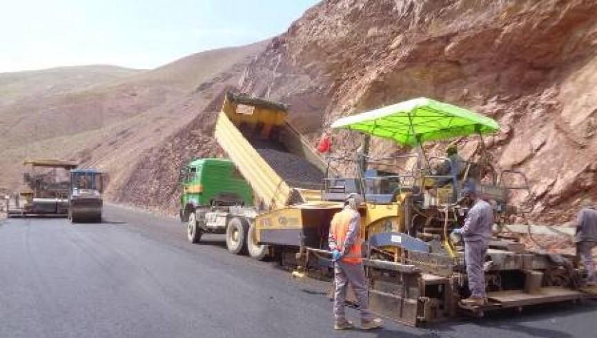قرارداد 4 پروژه سرک‌سازی به ارزش 840 میلیون افغانی به امضا رسید