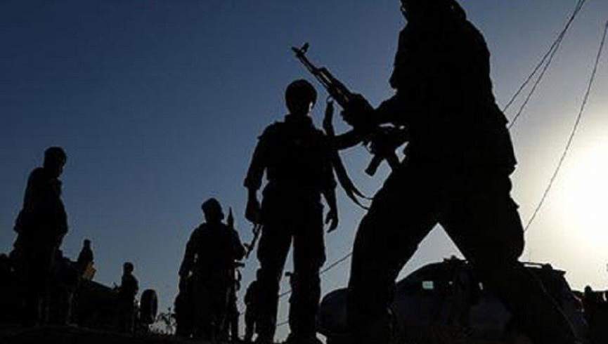دو سرباز پلیس با هشت میل سلاح به طالبان بادغیس پیوستند