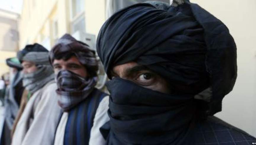 یک فرمانده محلی طالبان و افرادش در هلمند به پروسه صلح پیوستند