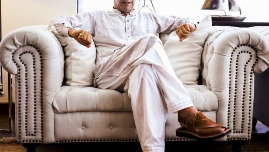 ثروت و معاش عمران خان چقدر است؟