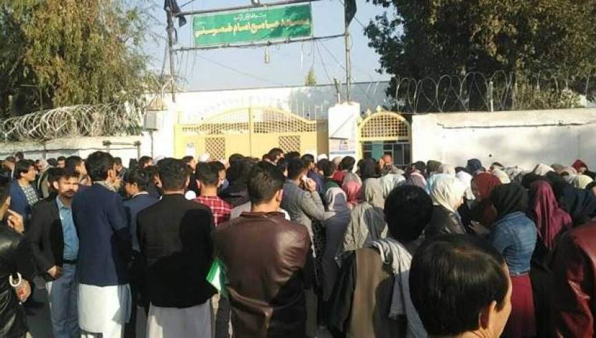 خشم و اعتراض باشندگان کابل از تاخیر در آغاز روند رای‌دهی انتخابات پارلمانی