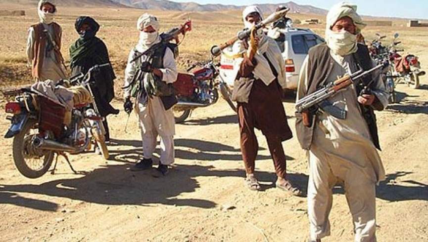 نمایندگان غزنی: طالبان راه‌های مواصلاتی پنج ولسوالی غزنی را مسدود کرده‌اند