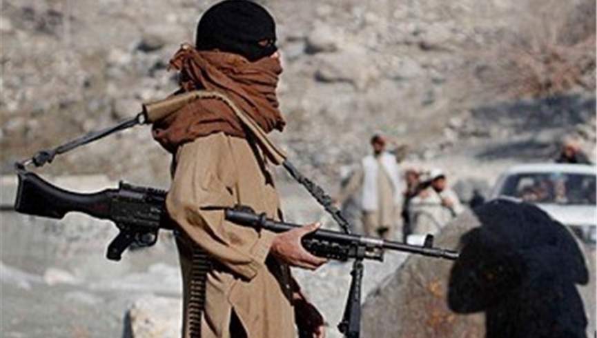 طالبان یک سرباز پلیس غور را تیرباران کردند