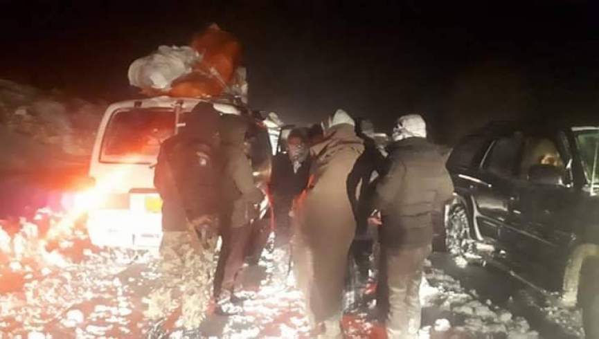مسافران گیرمانده در برف در "کوتل آجه‌گک بامیان" نجات یافتند