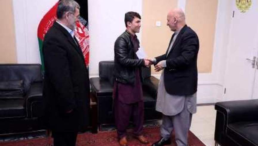 واکنش‌های گسترده بر ضد تبعیض و سهمیه بندی کانکور؛ غنی مجبور به برچیدن لکه ننگ از دامن حکومت شد