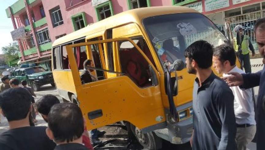 انفجارهای پی‌هم در شهر کابل؛ داعش کاستر حامل دانشجویان را هدف قرار داد