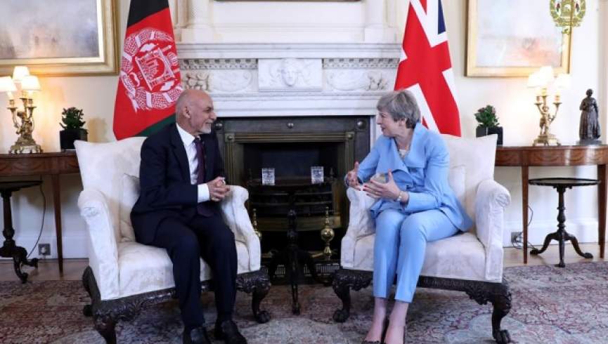 محمداشرف غنی و نخست وزیر بریتانیا درباره صلح افغانستان گفتگو کردند