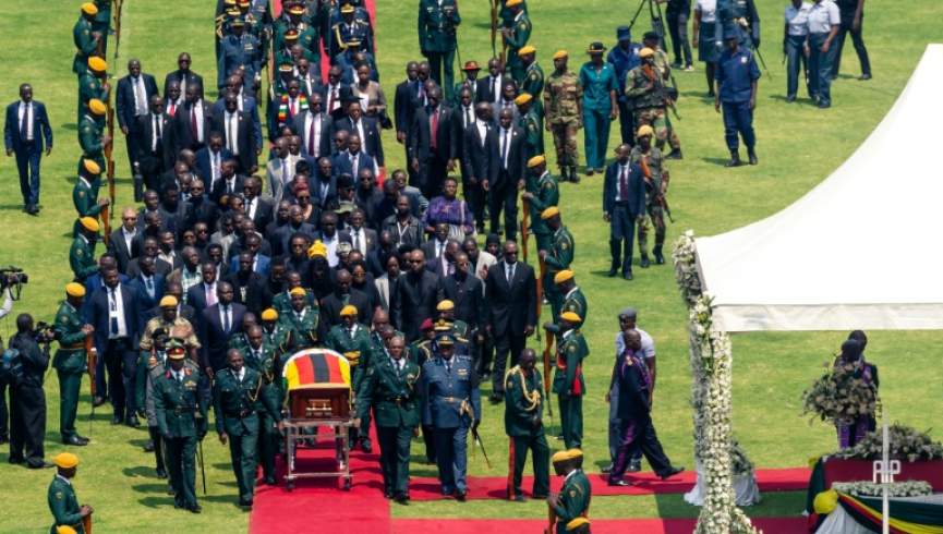 تشییع موگابه در استدیوم تقریبا خالی