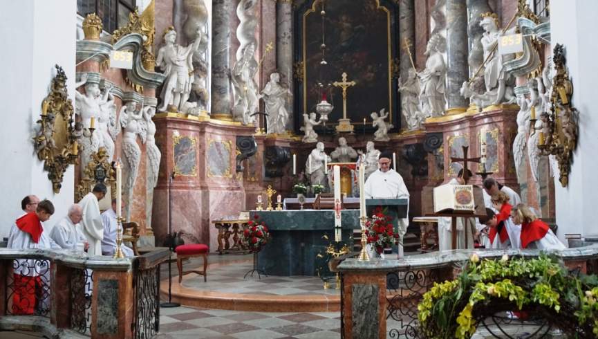 کشیش آلمانی 3 هزار یورو جریمه شد / اقامت مخفیانه یک مهاجر افغان در کلیسا به مدت 1 سال