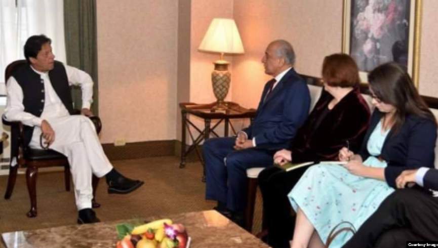 زلمی خلیل‌زاد و عمران خان درباره صلح افغانستان گفتگو کردند