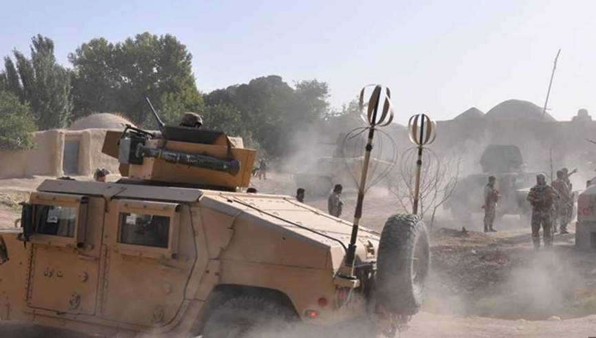 یک تانک در شاهراه هرات - غور طعمه ماین طالبان شد