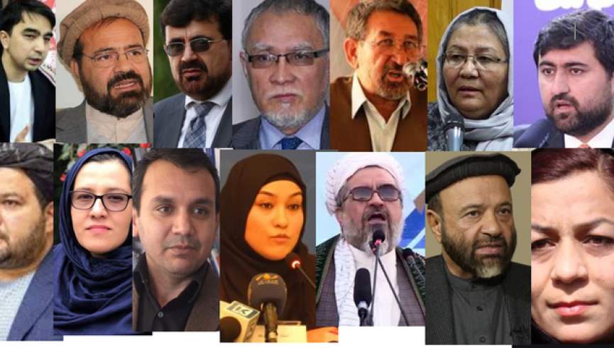 خلیلزاد فهرست هیات مذاکره کننده را با احزاب شریک کرد