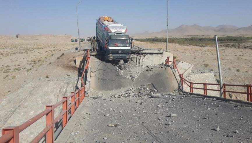 تخریب 30 کیلومتر سرک آسفالت شاهراه فراه – فراهرود به دست طالبان