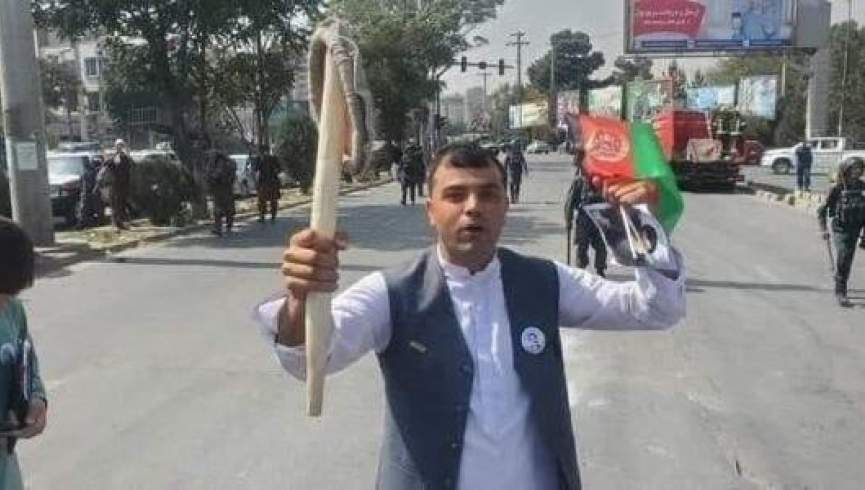 درگیری فیزیکی طرفداران داکتر نجیب و حکمتیار در کابل؛ چوب و پکول حزبی‌ها را گرفتند
