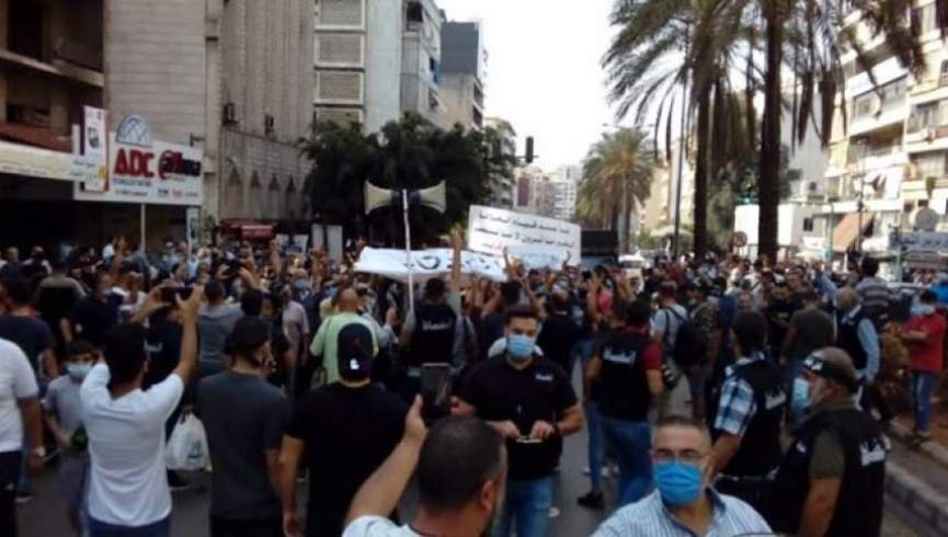 تظاهرات مردم لبنان و فلسطین علیه اهانت کنندگان به پیامبر اسلام