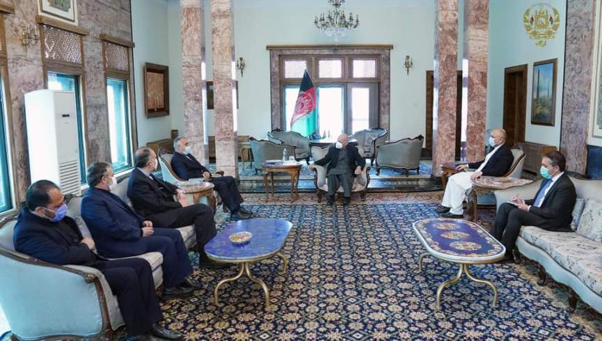 رئیس جمهور غنی با نماینده خاص ایران برای افغانستان، دیدار کرد