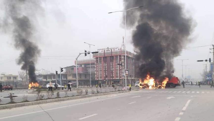 موتر خان‌محمد وردک عضو مجلس نمایندگان در شهر کابل هدف یک انفجار قرار گرفت