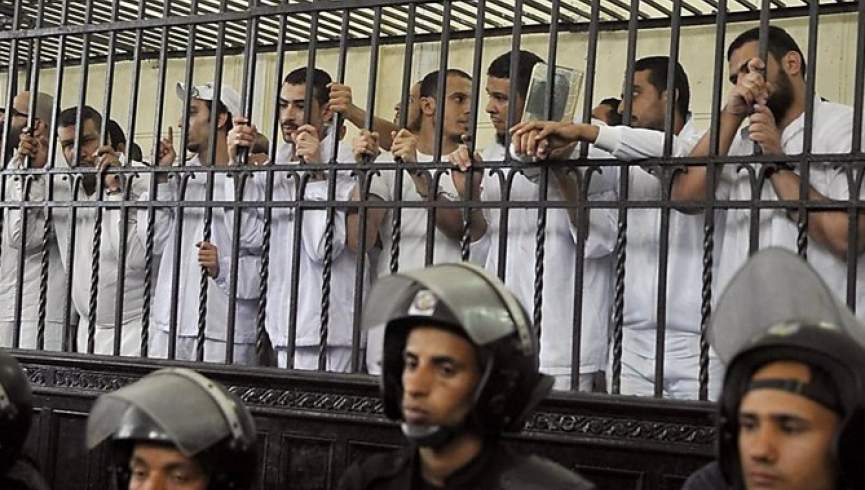۱۲۰ عضو گروه اخوان المسلمین از زندان آزاد شدند