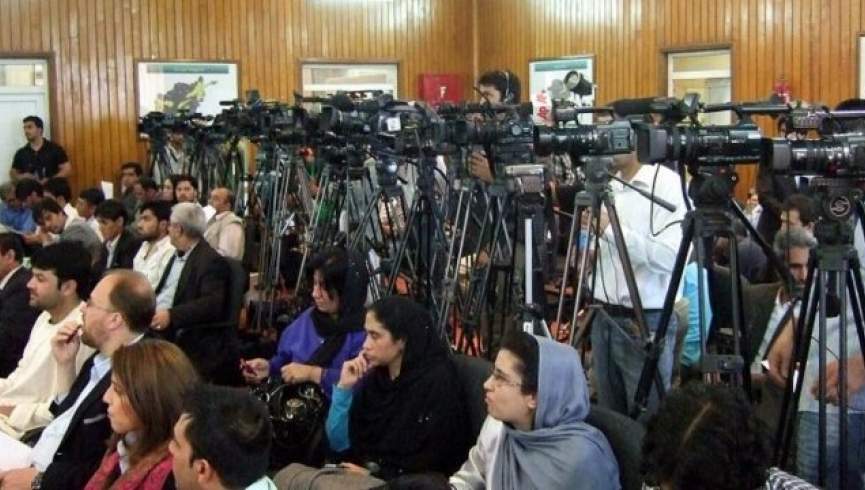 گزارشگران بدون مرز:  صدها خبرنگار زن در افغانستان وظایف شان را ترک کرده‌اند