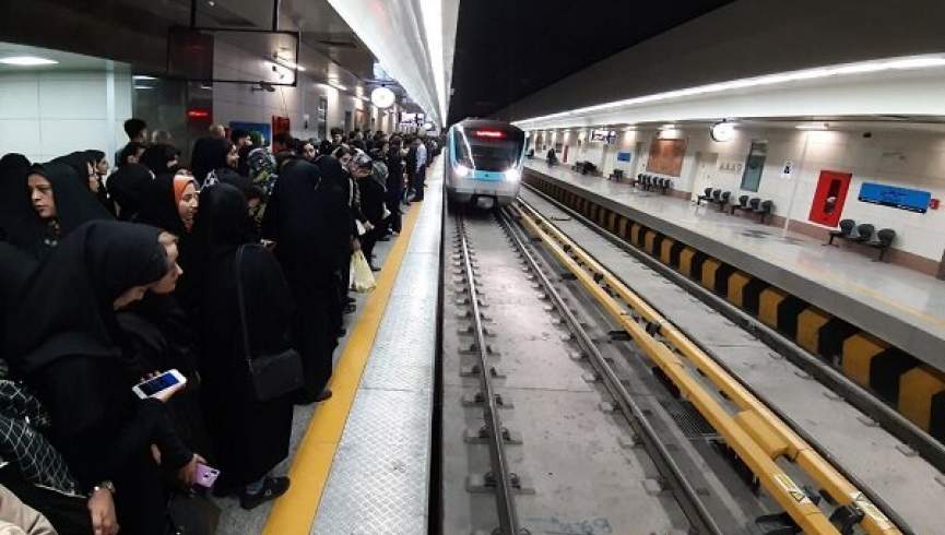 یک مهاجر افغان با پریدن دم واگون متروی تهران خود کشی کرد