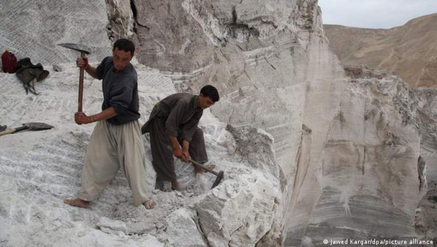 یک هیات تاجران چینایی برای قرارداد لیتیم افغانستان به کابل آمده است