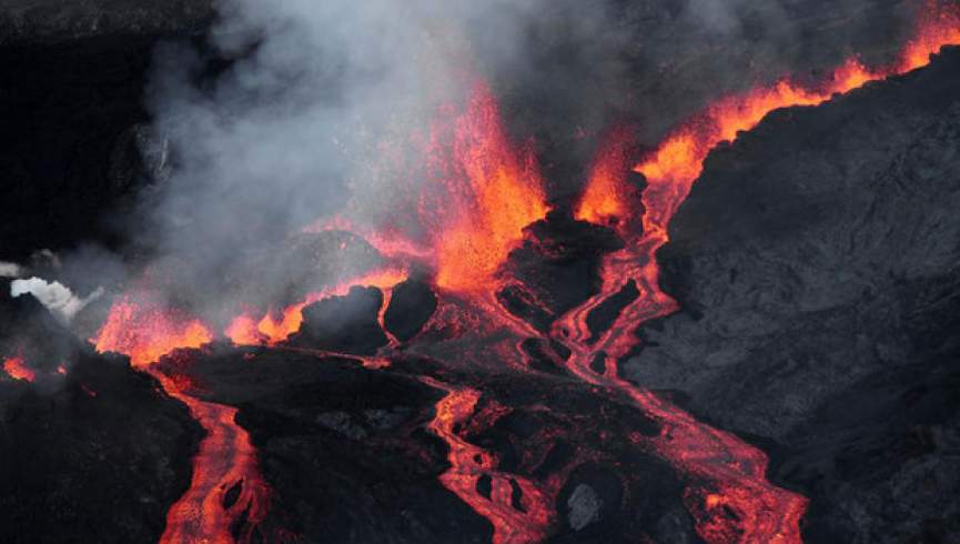 بیش از 40 کشته و مفقود بر اثر فوران آتشفشان کوه جاوه اندونیزیا