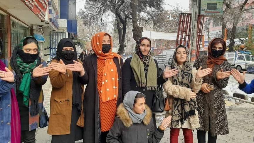ادامه اعتراضات زنان کابلی برعلیه طالبان؛ "درکف دست حکومت قانون می‌نویسیم"