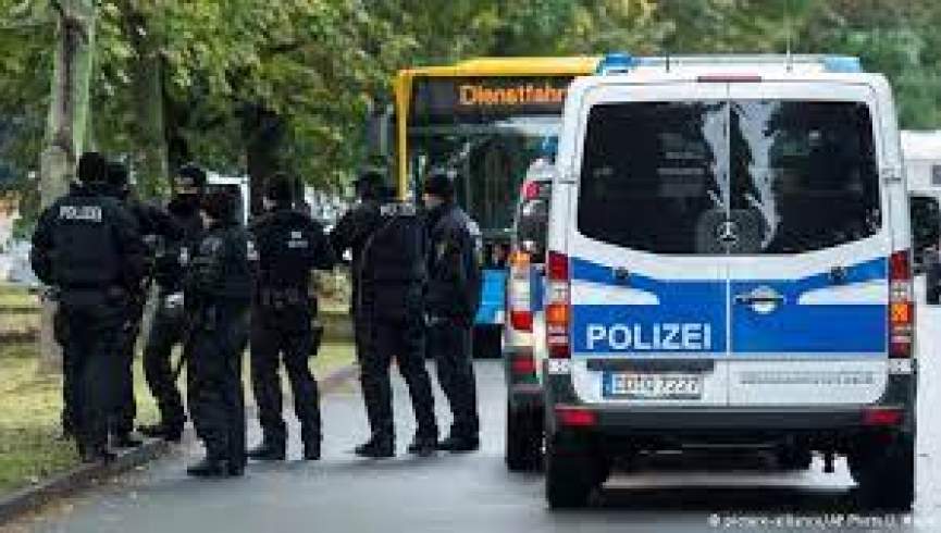 هفت مهاجر افغانستانی و پاکستانی از یک موتر باربری در آلمان پیدا شدند