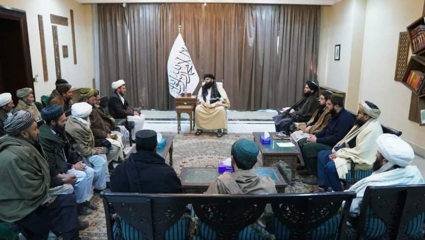 مولوی عبدالکبیر با متنفذین ولسوالی ناومیش ولایت دایکندی دیدار کرد