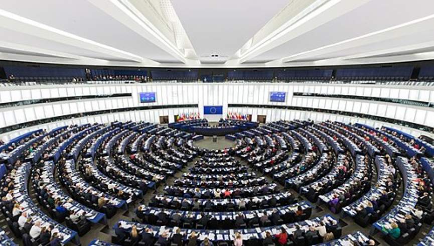 اروپايي پارلمان: طالبان دې د ښوونځیو په اړه کړې پرېکړه بېرته واخلي