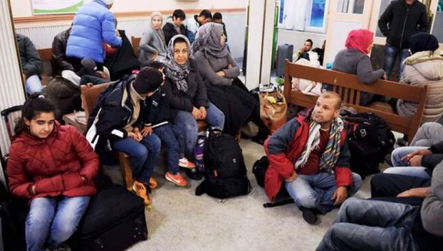 حدود 240 افغان منتظر انتقال به بریتانیا هستند