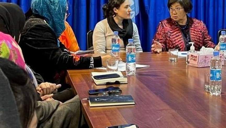 رییس یونما با کارشناسان حقوق جندر افغان گفتگو کرد