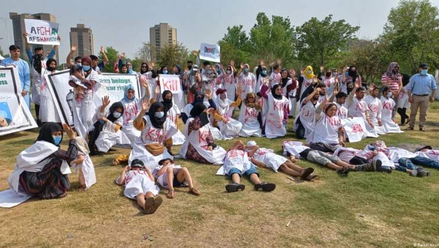 مهاجران افغان در پاکستان نسبت به بی سرنوشتی شان اعتراض کردند