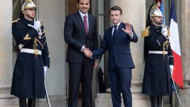 امیر قطر و امانوئل مکرون در پاریس دیدار و گفتگو کردند