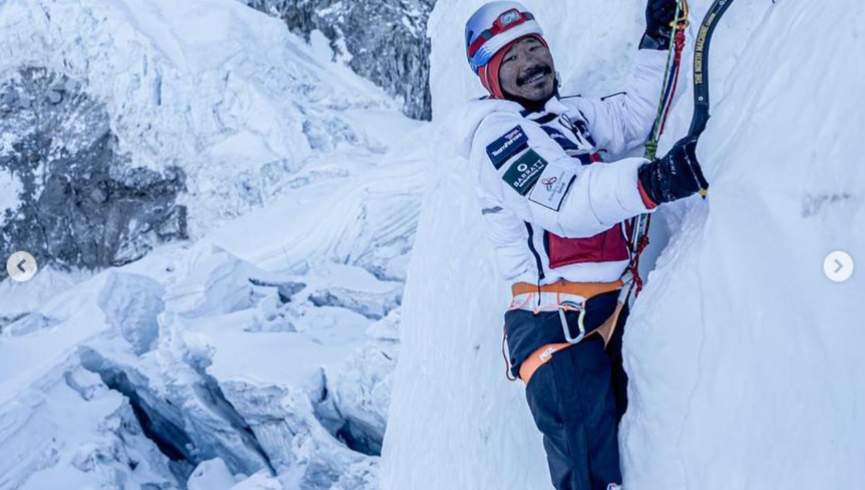 یک نیپالی که پاهایش را در افغانستان از دست داده بود قله اورست را فتح کرد