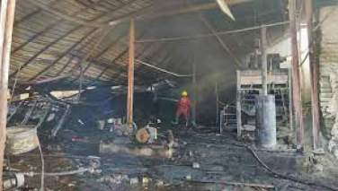 آتش‌سوزی قندوز 400 هزار دالر به دوکانداران خسارت وارد کرد