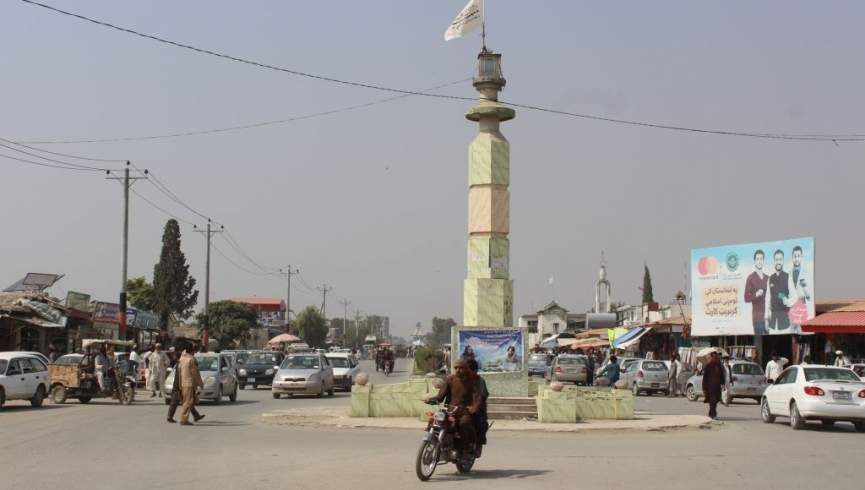 طالبانو تخار کې د يوه پخواني سرتېري د کورنۍ درې غړي نیولي