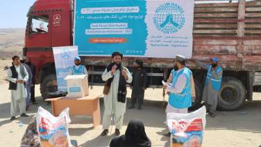 برخی مؤسسات امدادرسان در بامیان مطابق میل طالبان خدمات‌رسانی می‌کنند